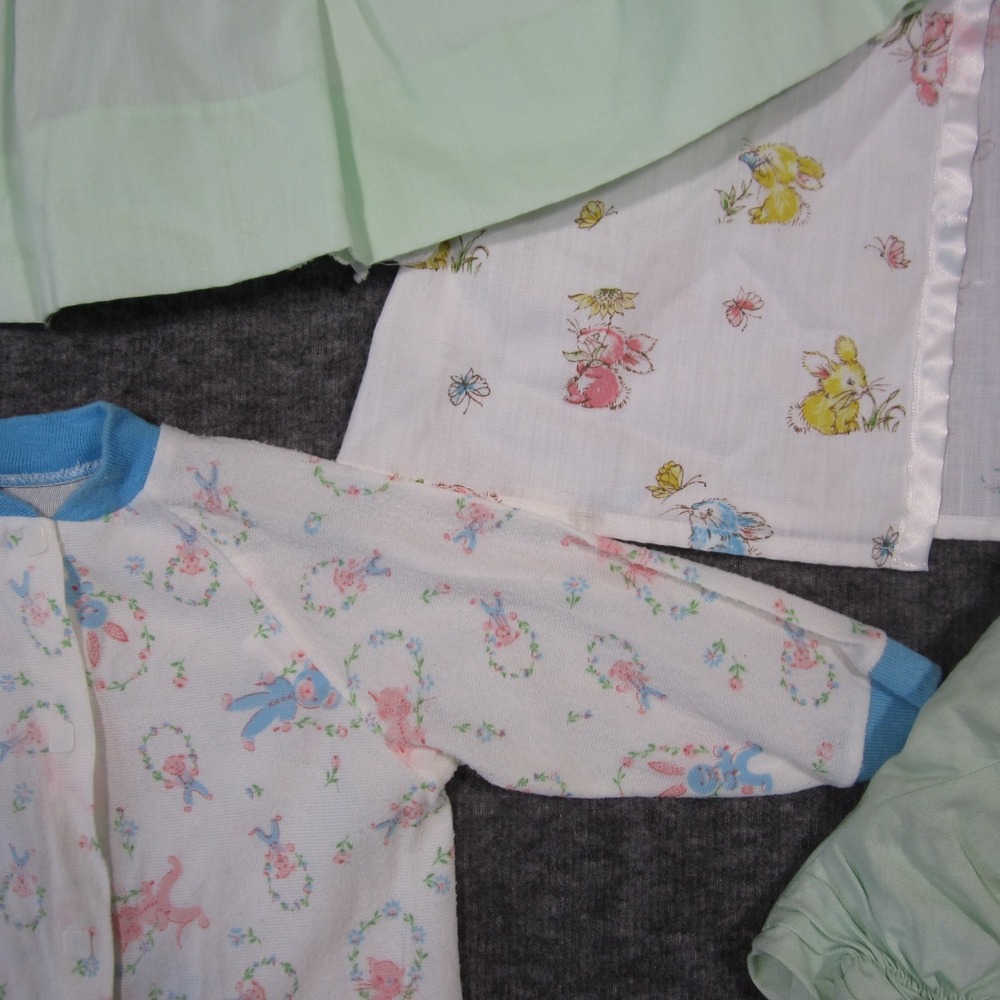 Vintage Baby Clothes Lot Outfit Cute Colorful Classic Heirloom Handmade 70s 80s - Picture 14 of 14